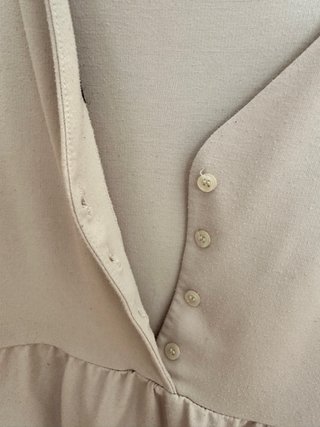 Vestido corto beige
