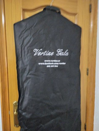Vestido de fiesta con torera
