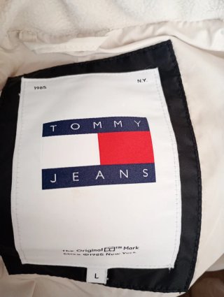 Chaqueta Tommy Jeans Beige con Capucha