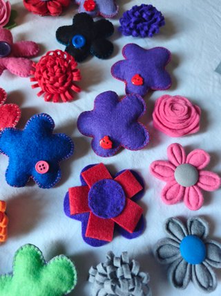 Lote de 30 Broches Artesanales o venta suelta
