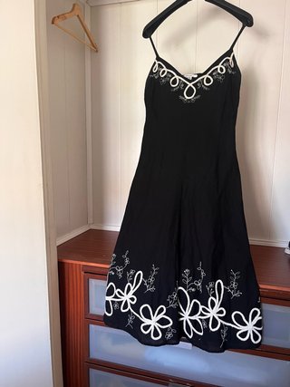 Vestido Negro Zara con Bordados