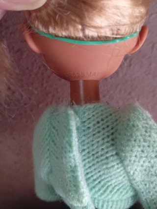 Barbie Dream Besties Zia con outfit alla moda