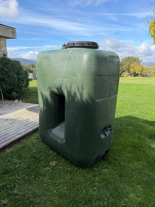 Depósito deagua potable + bomba presión