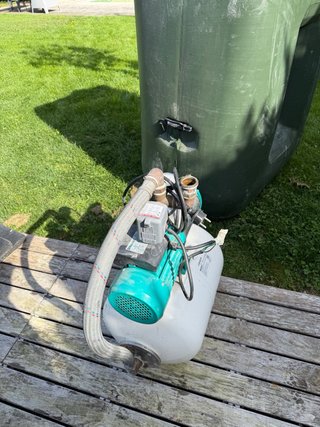 Depósito deagua potable + bomba presión