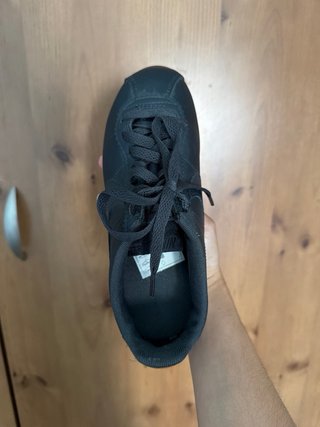 Nike Cortez Negras y Doradas
