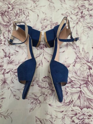 Zapatos de tacón azul