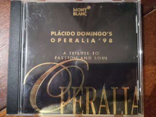 Plácido Domingo y los premiados del certamen