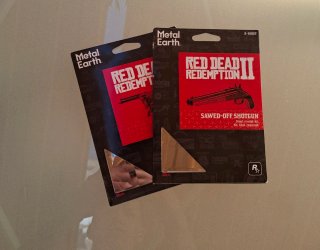 2 Model Kit Red Dead Redemption 2 NON APRIRE