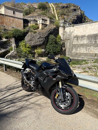 Yamaha R6 Negra black edition