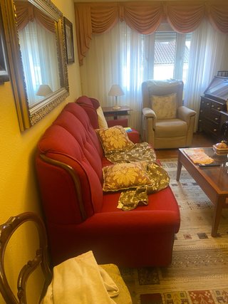 Sofá Cama de Tres Plazas burdeos