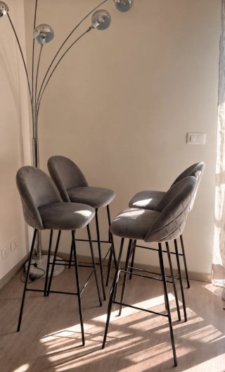 Set 4 Sgabelli Velluto Grigio Gambe Nere