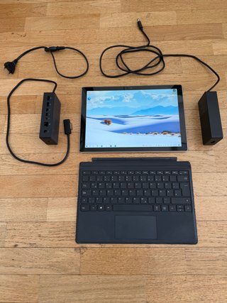 Microsoft Surface Pro 5 i5 8GB 128GB + Type Cover+