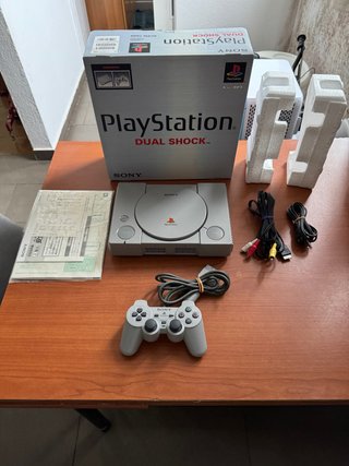 Sony PlayStation 1 SCPH-7000 Dual Shock