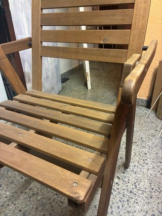 Set de Mesa y 3 Sillas de Madera