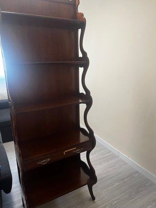 Estantería de madera