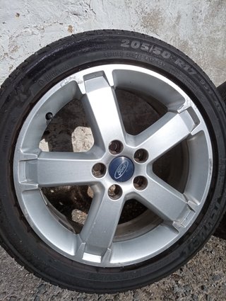 Llantas Ford Focus 17