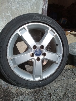 Llantas Ford Focus 17