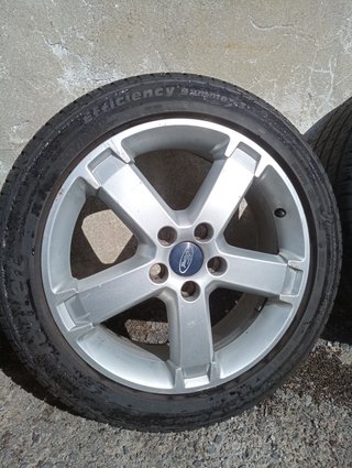 Llantas Ford Focus 17