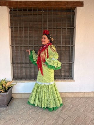 Vestido de flamenca verde con lunares