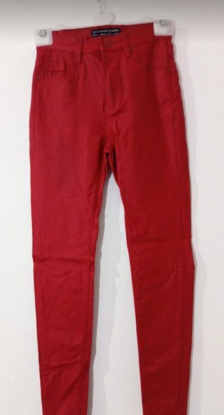 Pantalón Pitillo Rojo