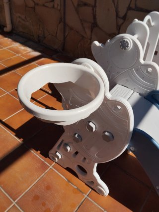 Tobogán y columpio infantil