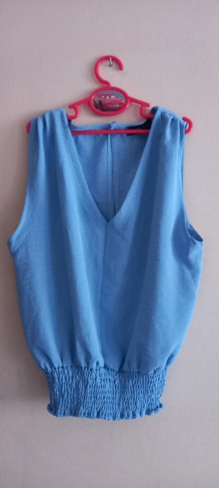 Blusa sin mangas azul