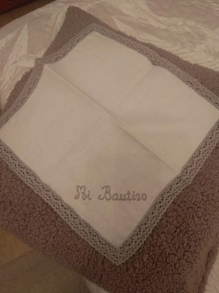 Pañuelos de bautizo bordados