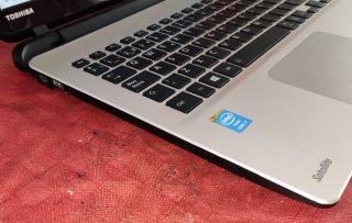 Portátil Toshiba i7 256GB SSD 8Gb DDR3L