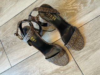 Sandalias Guess Talla 37