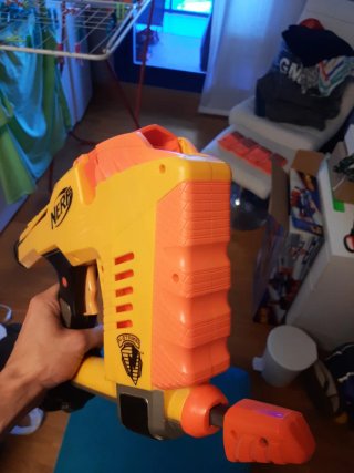 Pistola Nerf Magstrike