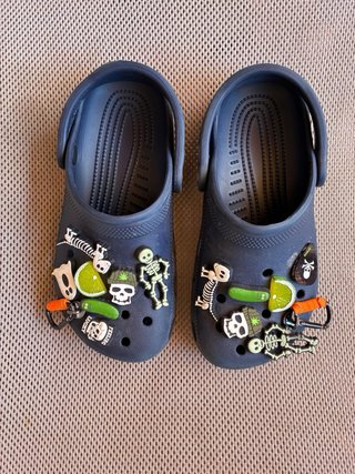 Zuecos Crocs Talla 36-37 con adornos