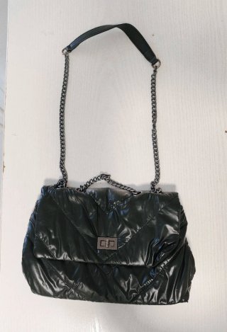 Bolso acolchado negro mujer cadena