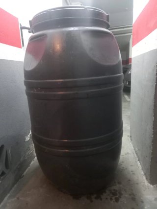 Bidón 220L con grifo