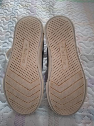 Zapatillas de Lona Talla 32 con puntera blanca