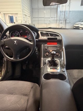 Peugeot 3008 2011