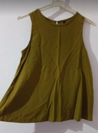 Camisa sin mangas verde oliva