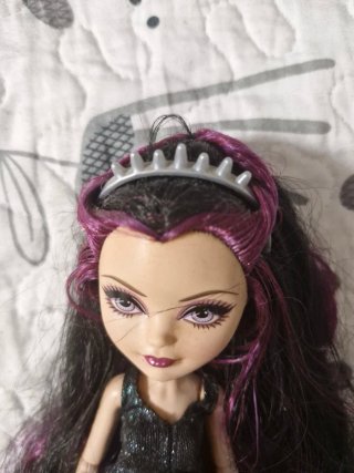 Muñeca Ever After High Raven Queen