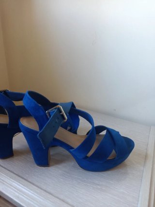 Sandalias de Ante Azul con Tacón