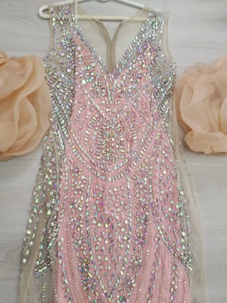 Vestido de fiesta con pedrería