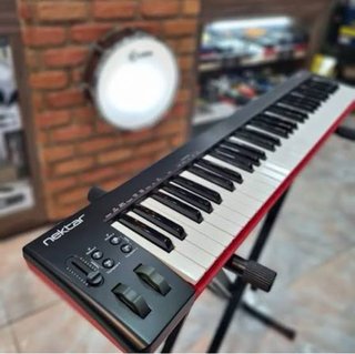 Teclado MIDI Nektar 61 teclas