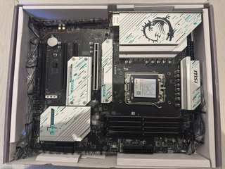 Placa Base MSI X670E NUEVA!! (leer la descripción)