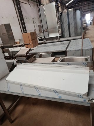 MESA CENTRAL LABOREO ACERO A MEDIDA MIRA MI PERFIL