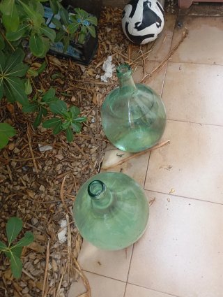 2 Botellones de Cristal Antiguos
