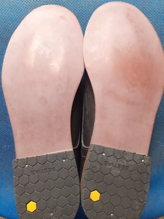 BOTÍN DE CUERO DODO BLACK BESTIAS MUJER TALLA 39.
