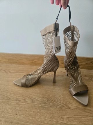 Sandalias de Tacón Zara Doradas