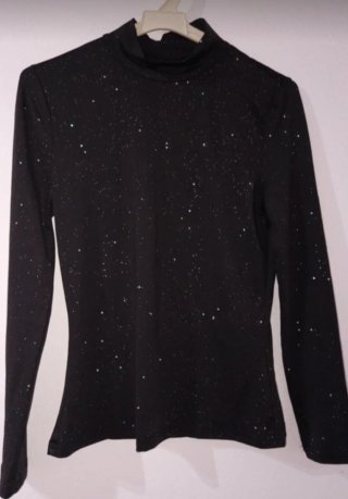 Camiseta Negra con Brillos