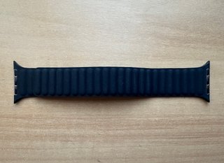 Apple Watch 46mm. Black Magnetic Link M/L