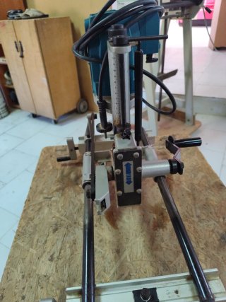 Fresadora con soporte de guía
