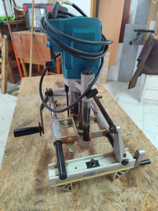 Fresadora con soporte de guía