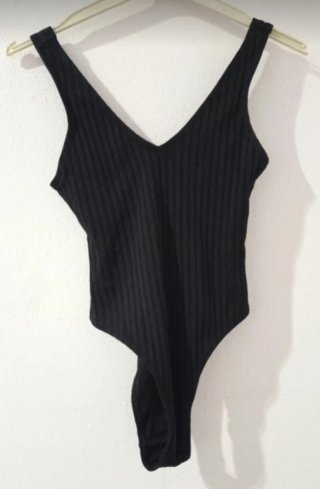 Body negro de canalé
